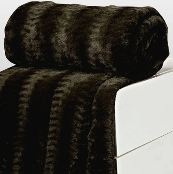 Soft KING Size Bed /Oversized Queen Neutral Dark Brown Faux Fur Blanket New - Picture 4 of 13